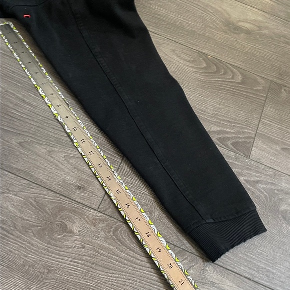 Lululemon black red Zip up hoodie jacket size small - Picture 14 of 15